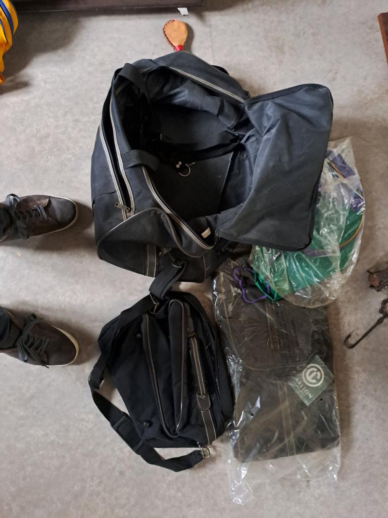 NEUF 4 sacs de voyage, Neuf, Moins de 40 cm, Moins de 35 cm, Enlèvement