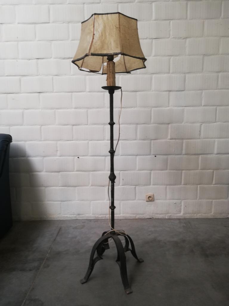 Gesmede staande lamp, Antiek en Kunst, Ophalen