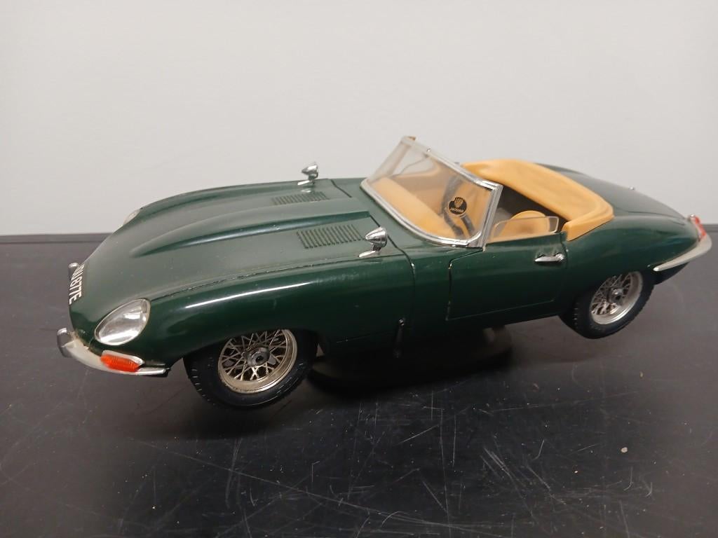 1/18 Burago Jaguar E-Type miniatuur, Hobby en Vrije tijd, Modelauto's | 1:18, Ophalen of Verzenden, Zo goed als nieuw, Auto, Burago