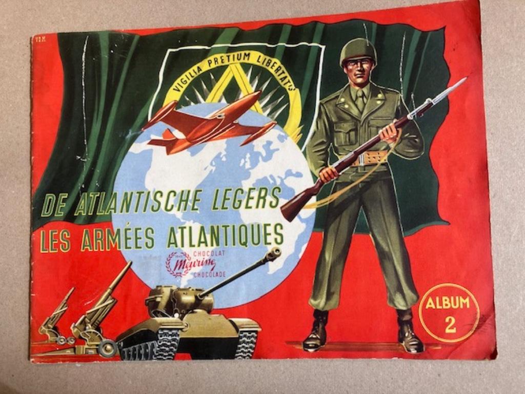 Drie (3) albums atlantische legers meurisse 1,1 en 2 (1952), Boeken, Prentenboeken en Plaatjesalbums, Ophalen, Gelezen, Plaatjesalbum