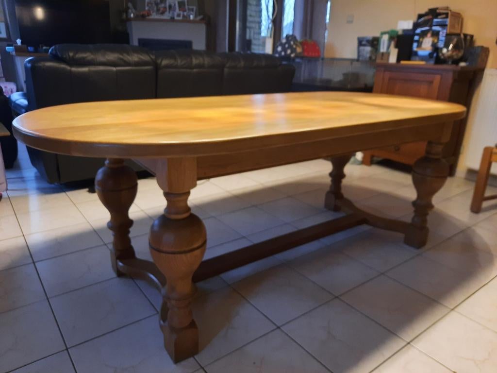 Table de salle à manger ovale en chêne massif., Enlèvement