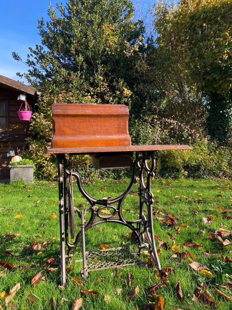 Machine a coudre Gritzner, Hobby & Loisirs créatifs, Machines à coudre & Accessoires, Comme neuf, Machine à coudre, Enlèvement