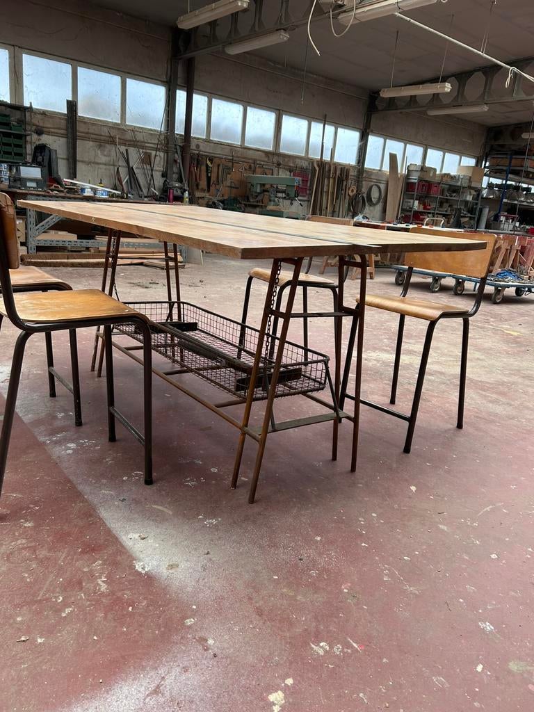 Vintage tafel met hoge stoelen, Enlèvement, Utilisé, Y compris les chaises de bar