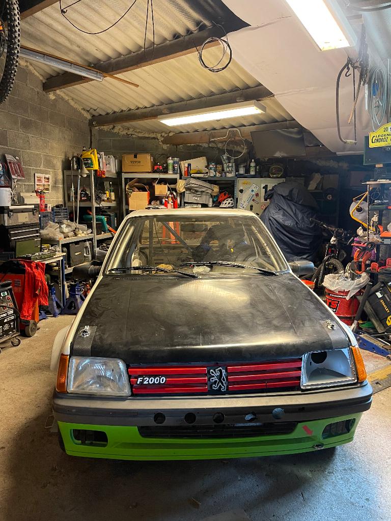 Verpakking van 3 stuks 205, Auto's, Peugeot, Voorwielaandrijving, Overige bekleding, Wit, Handgeschakeld