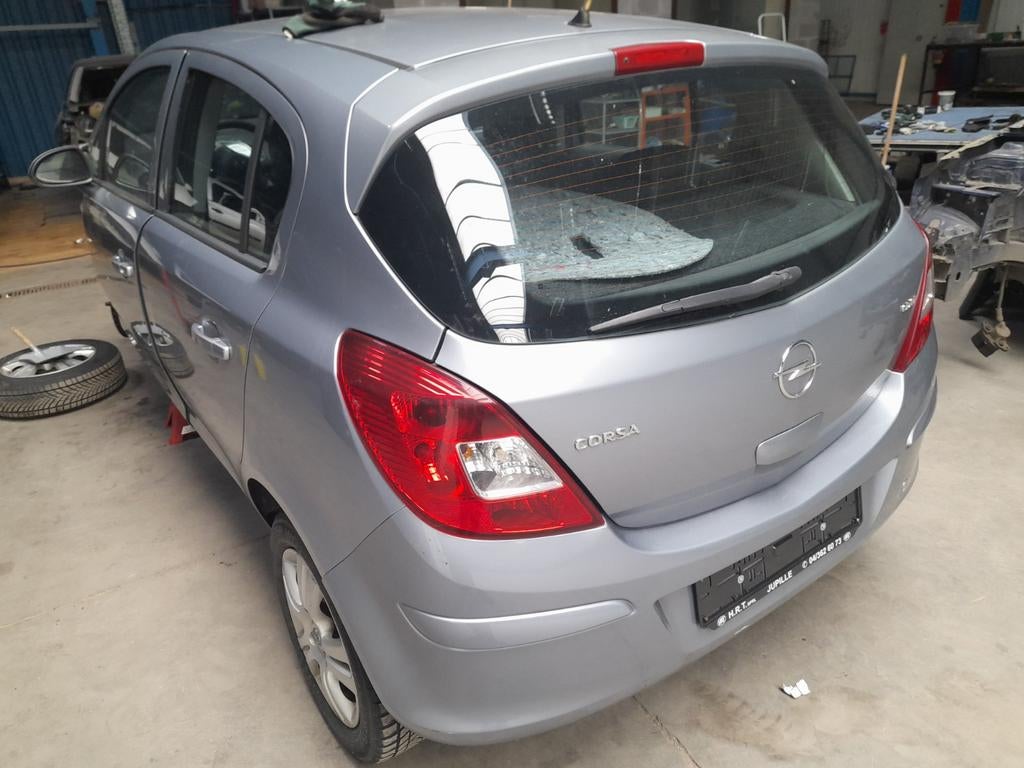 Nombreuses pièces OPEL CORSA D 1300 diesel // 5060 AUVELAIS, Autos : Pièces & Accessoires, Enlèvement ou Envoi, Arrière, Opel