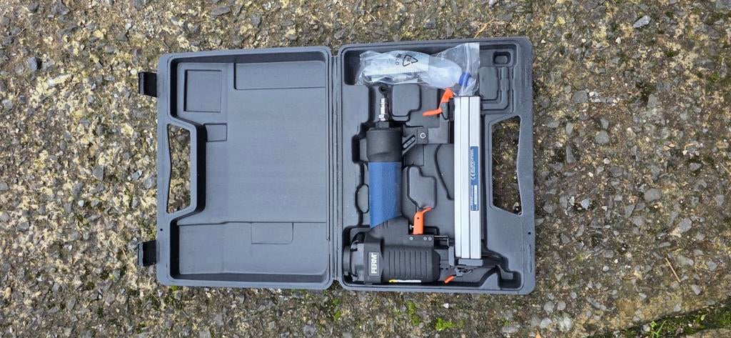 Agrafeuse pneumatique, Enlèvement, Comme neuf