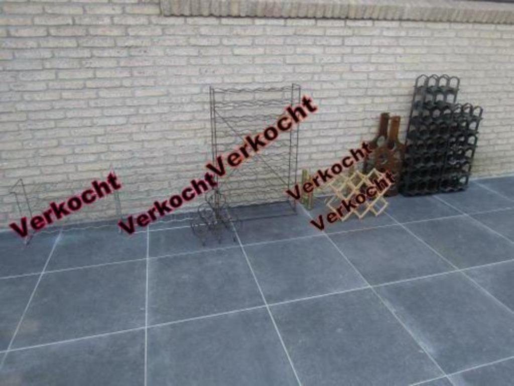 casier à vin - métal - bois - fer forgé nombre de casiers à, Enlèvement ou Envoi, Utilisé, Autres matériaux