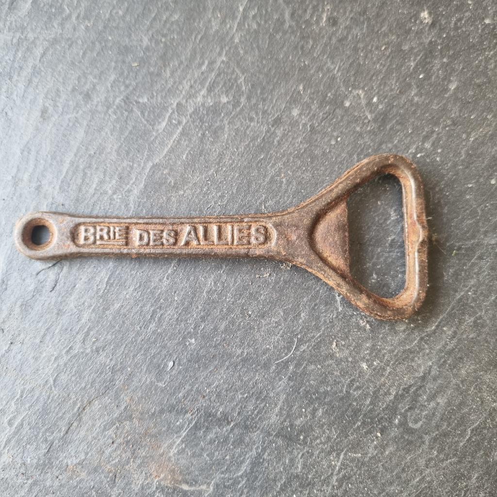 Ouvre bouteille Alliés, Collections, Marques de bière, Enlèvement ou Envoi, Utilisé, Ouvre-bouteille, Autres marques