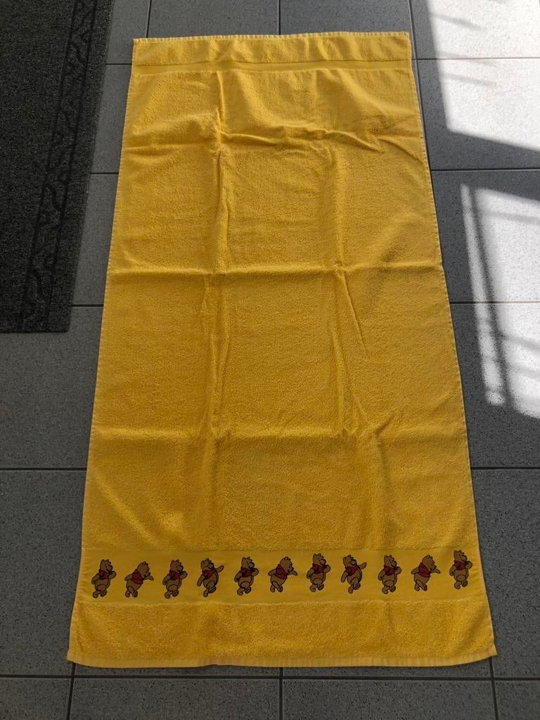 Nieuw geel badlaken van Winnie de pooh, Huis en Inrichting, Ophalen of Verzenden, Nieuw, Geel, Handdoek