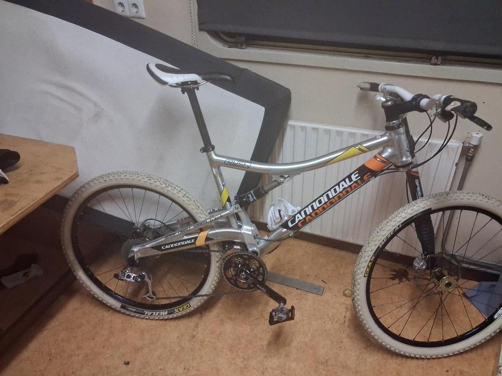 Cannondale se précipite vers le gaucher, Vélos & Vélomoteurs, Vélos | VTT & Mountainbikes, Autres marques, Enlèvement ou Envoi