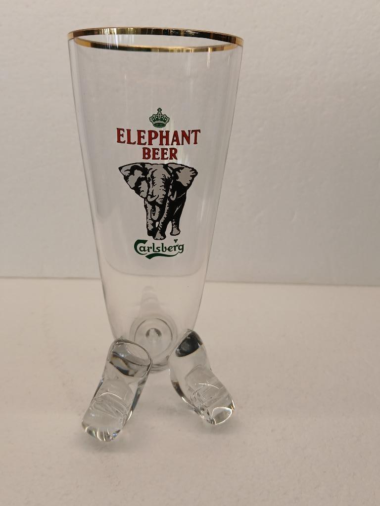 Oud CARLSBERG ELEPHANT BIERglas met olifantenpoten, Verzamelen, Biermerken, Zo goed als nieuw, Glas of Glazen, Overige merken