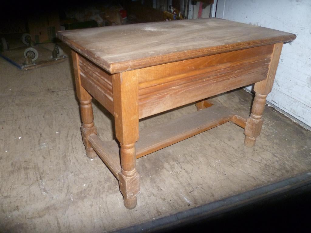 KOFFER BANKJE IS MASSIEF EIK, Ophalen