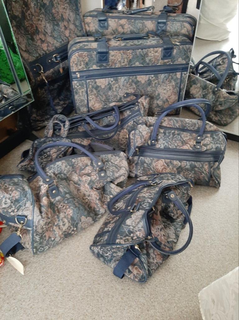 Assemblée des valises vintage 8 pièces, Bijoux, Sacs & Beauté, Enlèvement