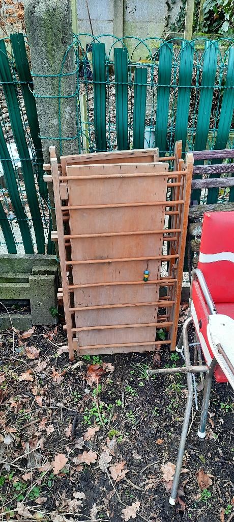 Gratis houten kinderperk, Kinderen en Baby's, Babyparken, Ophalen, Gebruikt, Vierkant