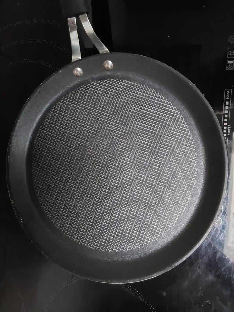 Poêle à crêpes Lagostina 28 cm, Maison & Meubles, Enlèvement, Utilisé, Poêle à frire ou Sauteuse, Plaques à induction