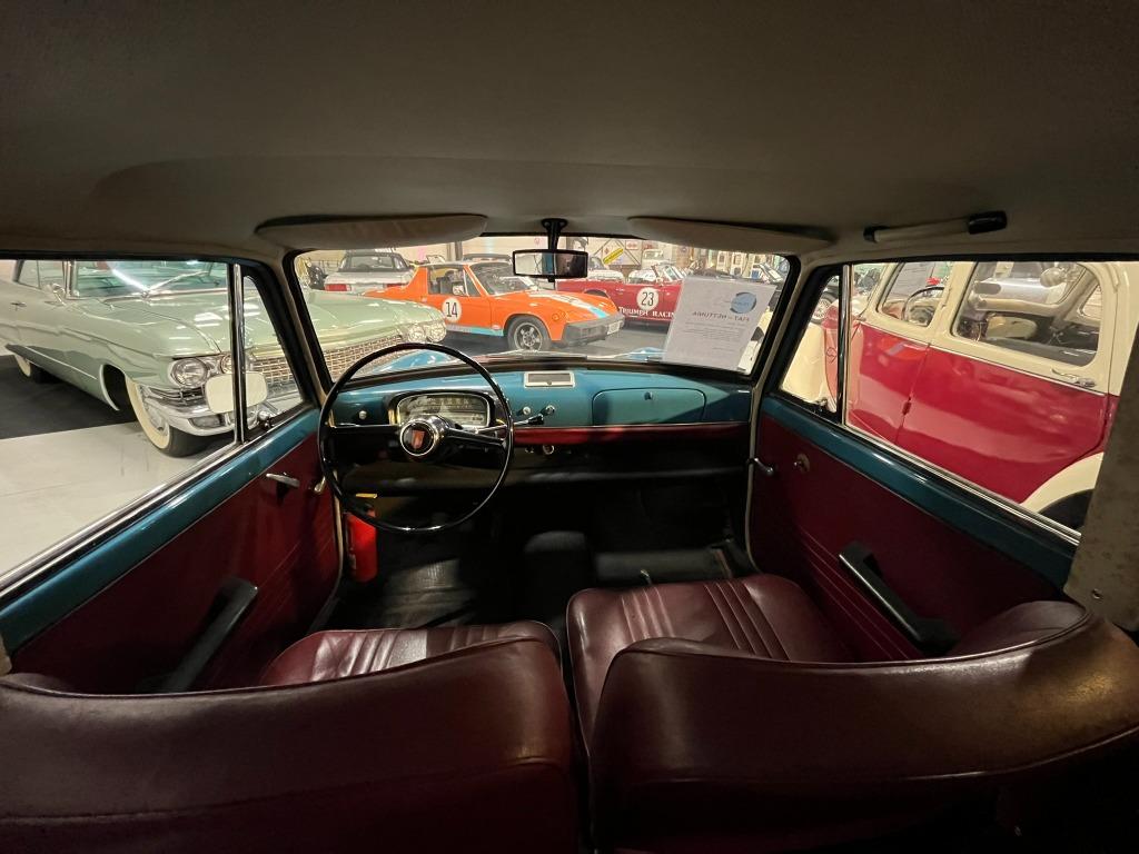 Fiat Nettunia 1200 (Moet weg!!), 4 deurs, Achterwielaandrijving, Blauw, Leder