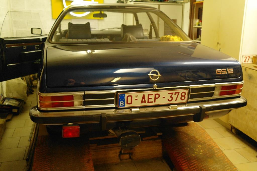 COMMODORE GSE, Autos, Achat, Radio, Boîte manuelle, Bleu
