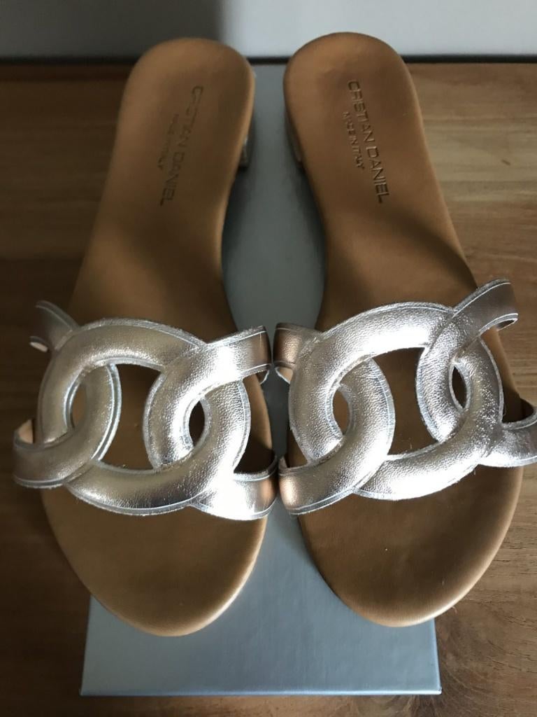 Chaussons dorés de Christian Daniel, taille 40, Vêtements | Femmes, Enlèvement ou Envoi, Autres couleurs, Christian Daniel, Comme neuf