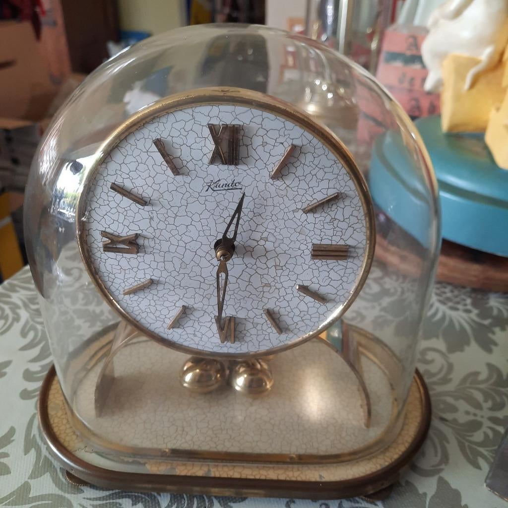 Klok , tafelmodel , merk Kundo . 45 euro ., Ophalen, Gebruikt
