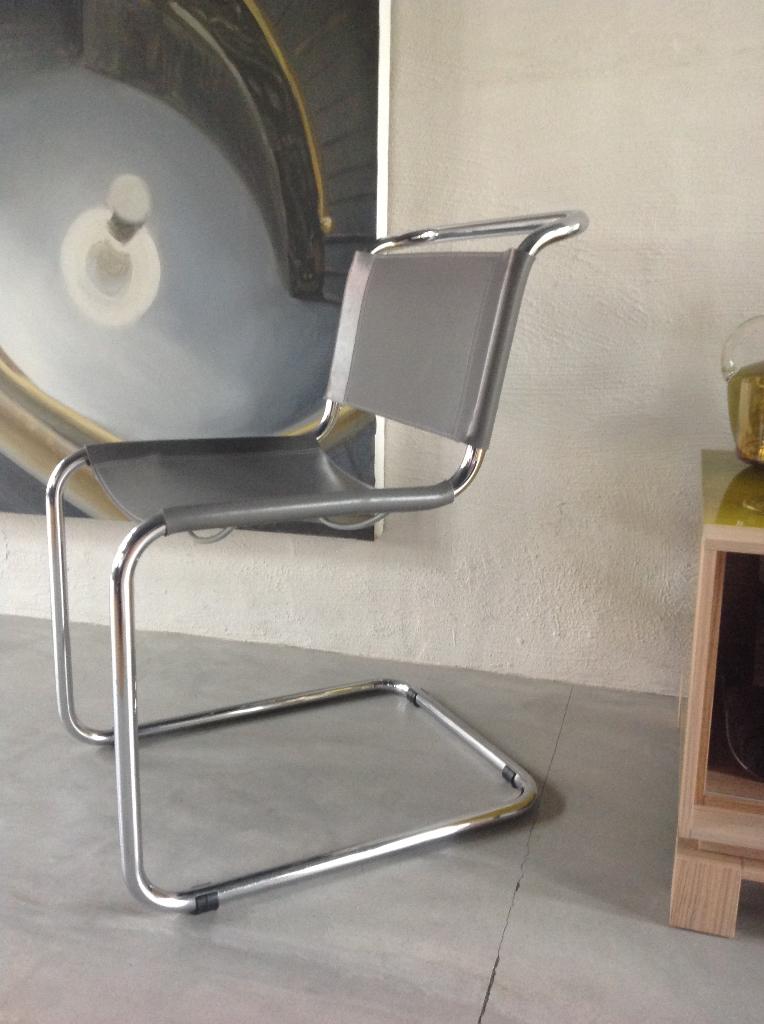 Stijlvolle Bauhaus leder stoel, Huis en Inrichting, Stoelen, Ophalen, Gebruikt, Eén, Grijs