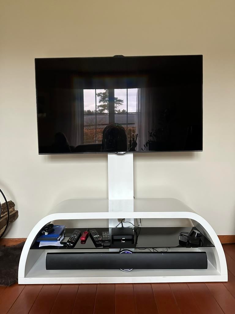 Meuble TV au design excellent avec support TV -blanc moderne, Enlèvement, Comme neuf