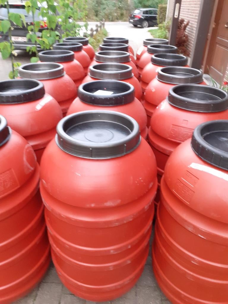 Tonneau, bidon, baril de pluie de 220 litres avec robinet, 150 litres ou plus, Comme neuf, Synthétique, Enlèvement
