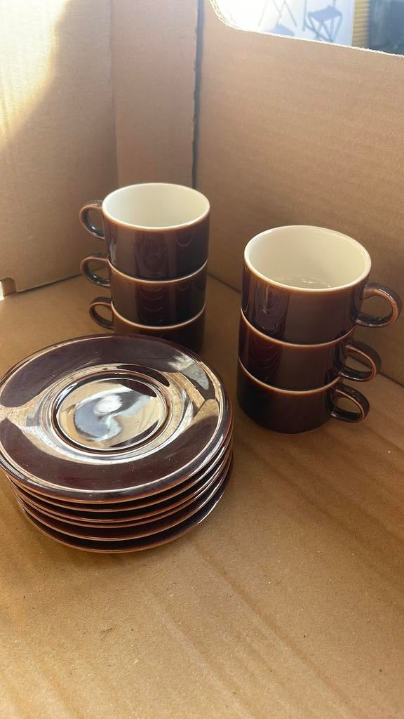 Bruin koffie servies, Ophalen, Zo goed als nieuw