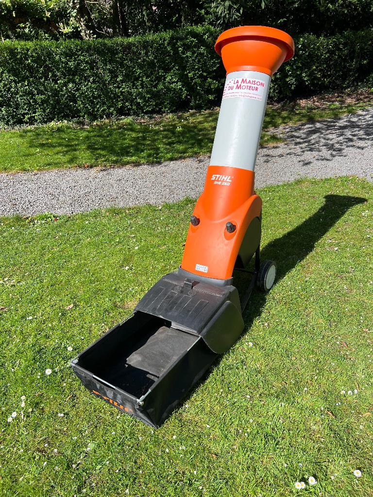 Broyeur Stihl., Tuin en Terras, Hakselaars, Zo goed als nieuw, Elektrisch, Met opvangzak, Ophalen