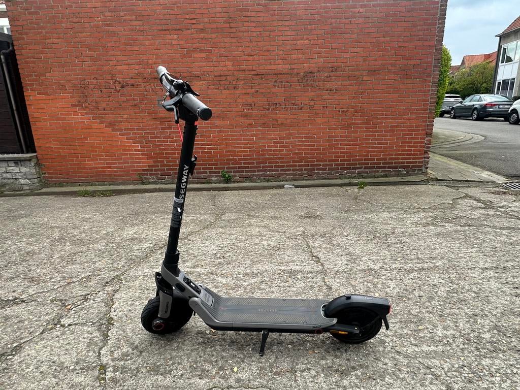 Segway Ninebot E3 Pro elektrische step – goede staat, Vélos & Vélomoteurs, Trottinettes, Comme neuf, Step électrique (E-scooter)