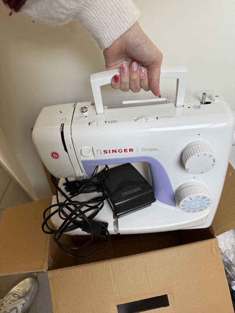 Naaimachine + spullen, Ophalen, Gebruikt, Naaimachine, Singer