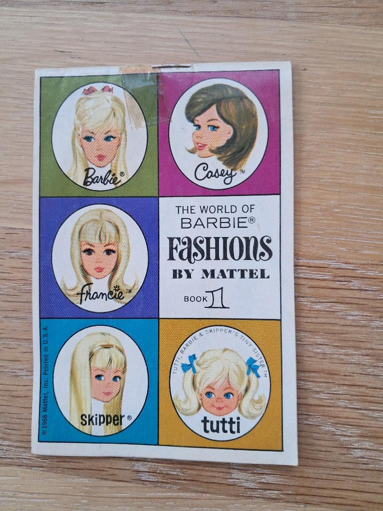 he world of barbie, fashions by mattel book 1, 1966, Ophalen of Verzenden, Gebruikt, Barbie
