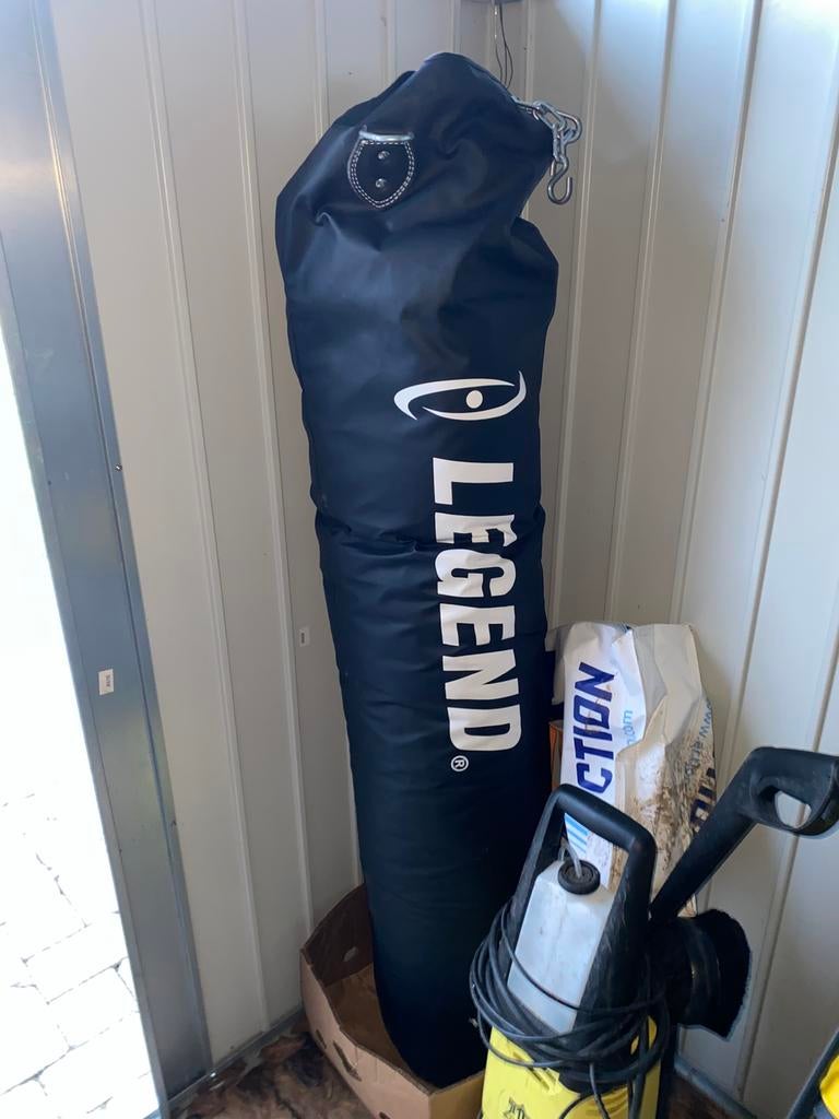 Sac de boxe Legend de 180 cm avec support mural, Enlèvement, Comme neuf, Sac de boxe