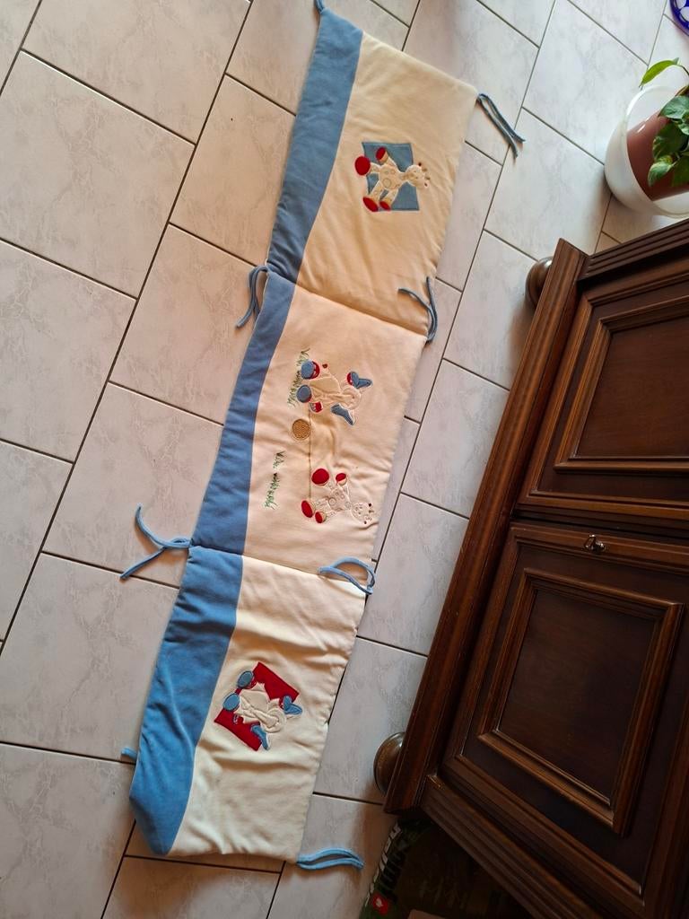 Tour de lit bébé, Enfants & Bébés, Enlèvement, Lit