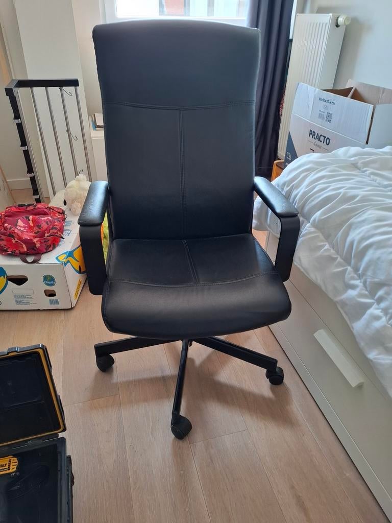 Bureaustoel, Ophalen, Bureaustoel