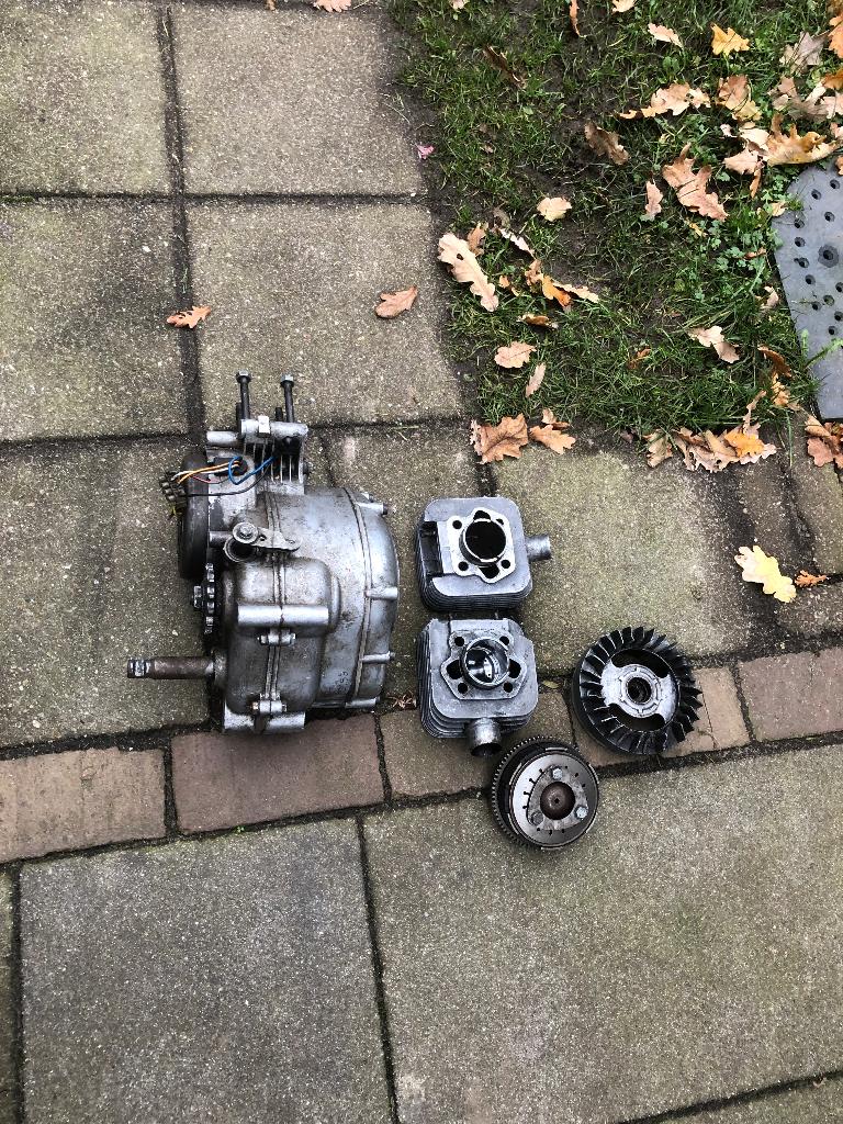 :Bloc moteur Kreidler + pièces/fonctionnement inconnu, Vélos & Vélomoteurs, Enlèvement ou Envoi, Utilisé, Bloc