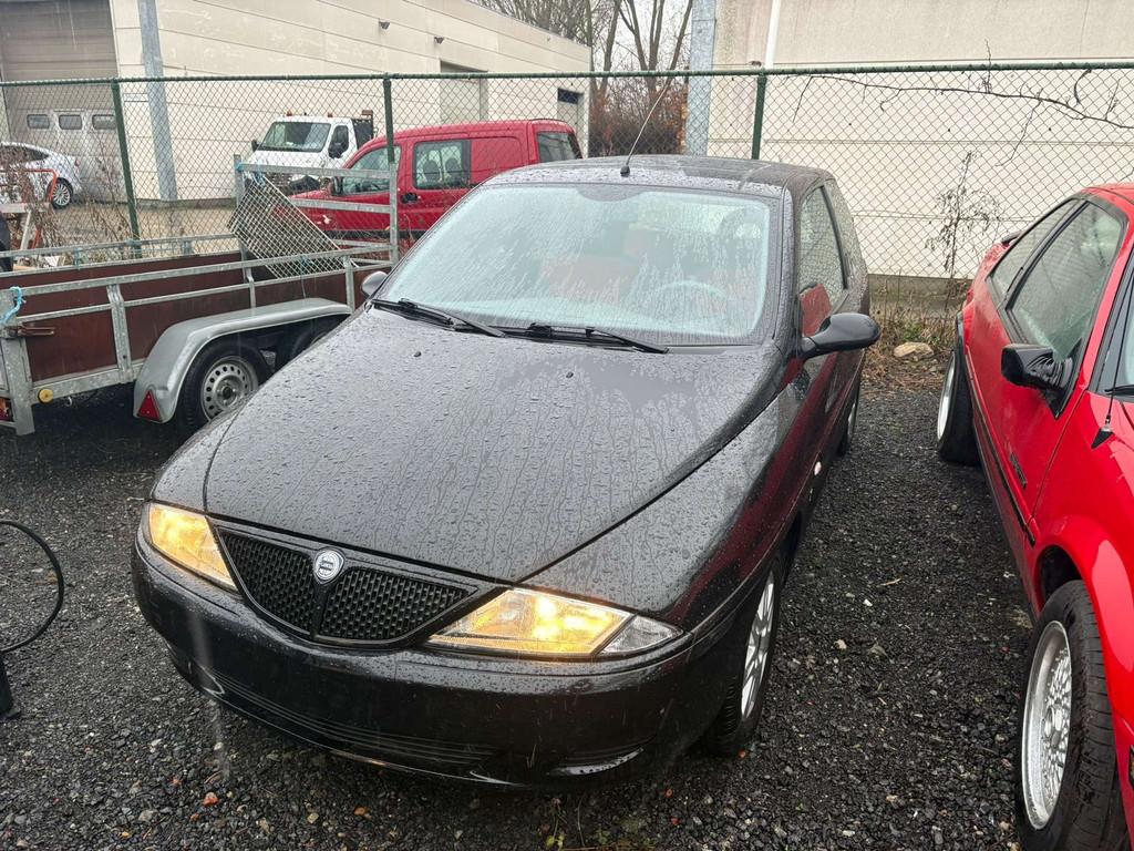Lancia Y 1.2i benzine/BJ.2002/KM.72.900, Autos, Lancia, 1242 cm³, 1330 kg, Achat, Entreprise