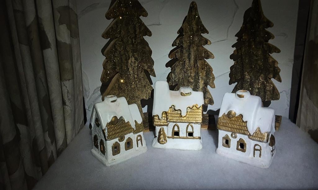 Kersthuisjes, theelichtjes in porselein, 3 stuks, Diversen, Ophalen of Verzenden, Zo goed als nieuw