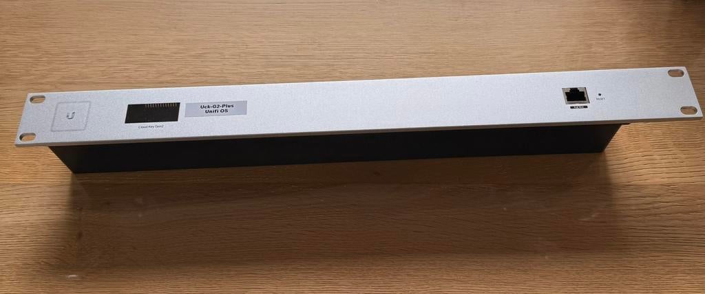 Ubiquiti Cloudkey UCK-gen2 rackmount 19’’, Computers en Software, Serverkasten, Ophalen of Verzenden, Zo goed als nieuw