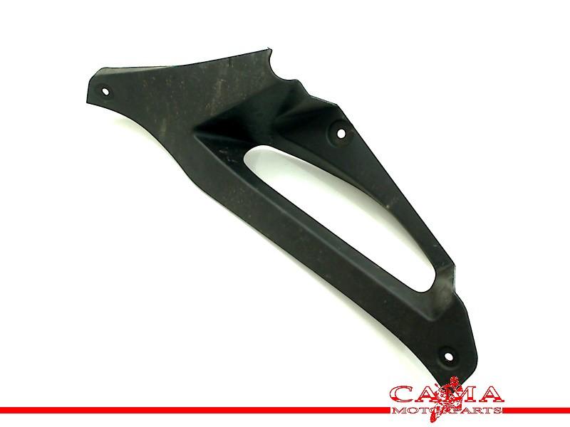 CARENAGE INTERNE PANNEAU DROIT Suzuki (24461-18h0), Dhr. S. di Majo, Utilisé, Info@cama-motorparts.nl, P.J. Troelstraweg 8 8
3144 CX  MAASSLUIS, NL