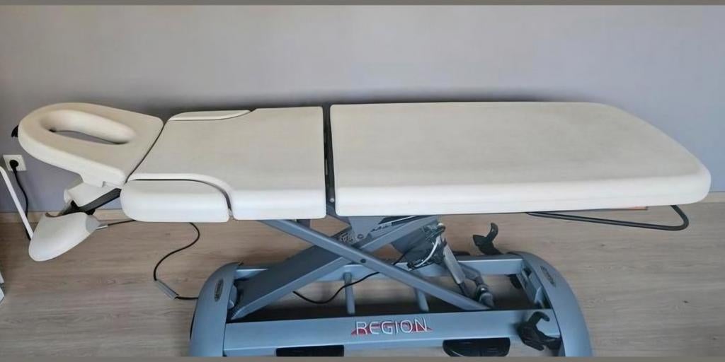 Electrische 7 delige behandeltafel in perfecte staat, Ophalen