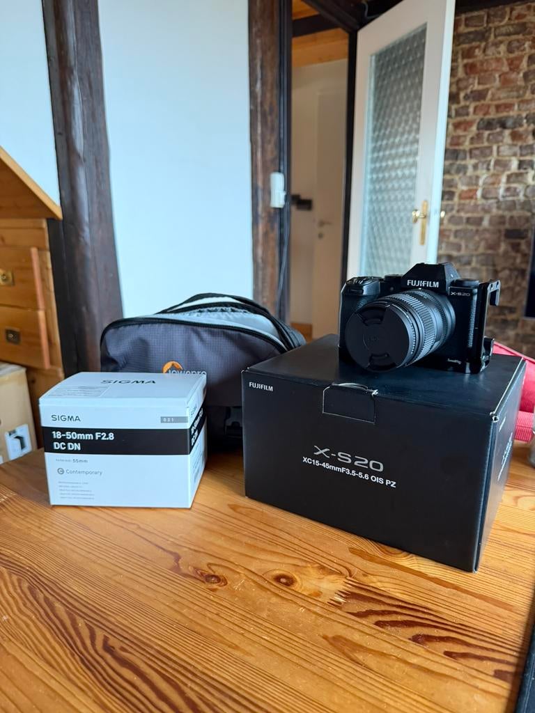 Fujifilm xs-20 + Sigma 18-50mm F2.8 DC DN, Enlèvement, Comme neuf