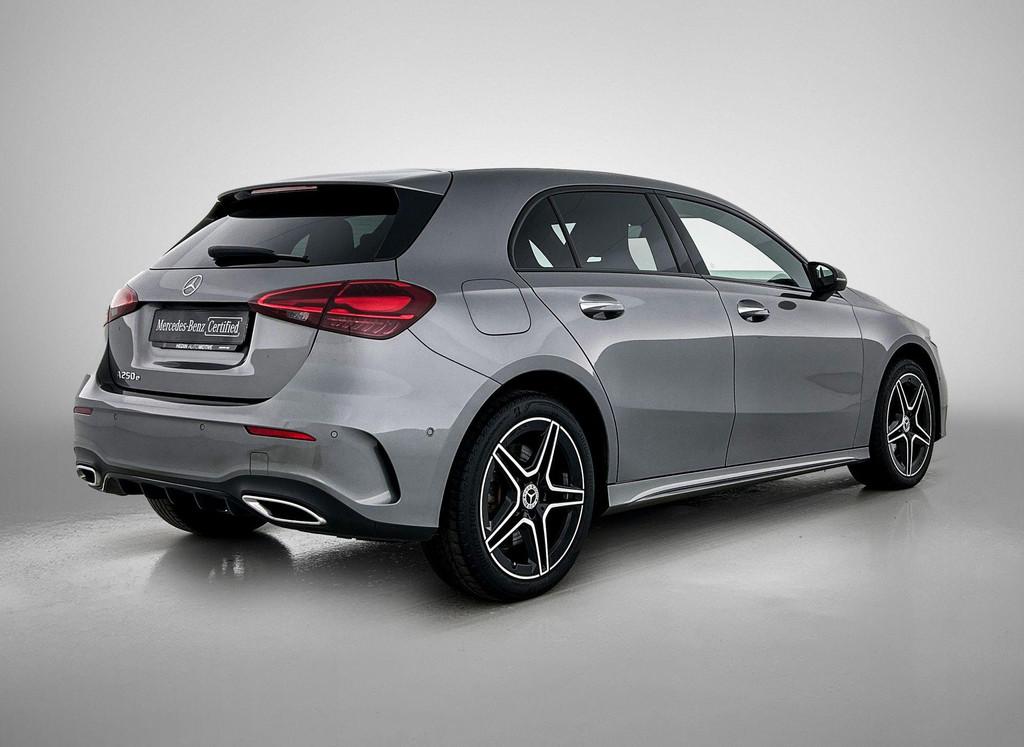 Mercedes-Benz A-klasse 250 e Hatchback AMG Line | Smartphone, Auto's, Stof, 4 cilinders, 16 kWh, Bedrijf
