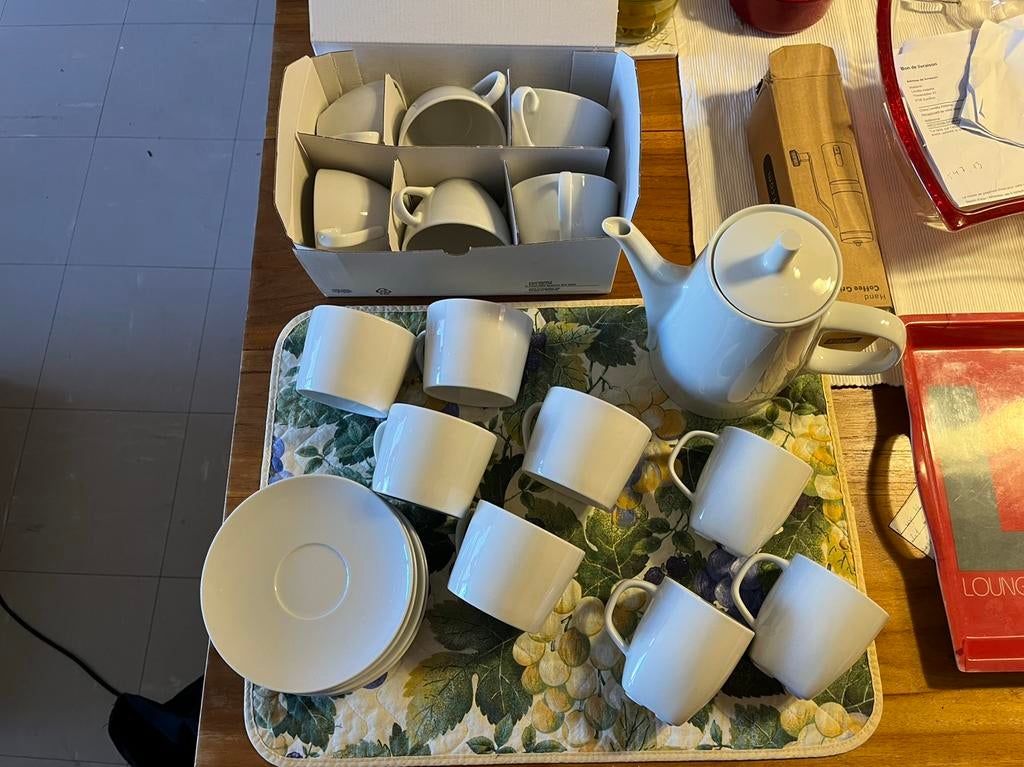 Grand service à café, Service complet, Enlèvement ou Envoi, Comme neuf, Céramique