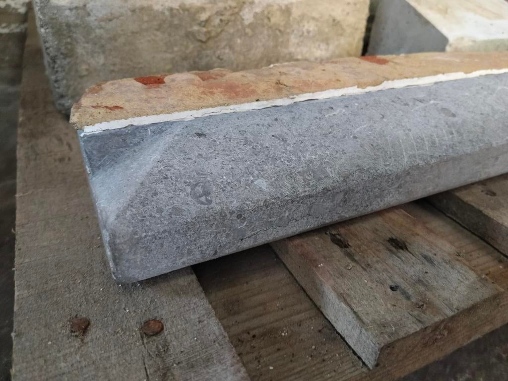 Kleine raamdorpel / blauwe hardsteen dorpel, Enlèvement