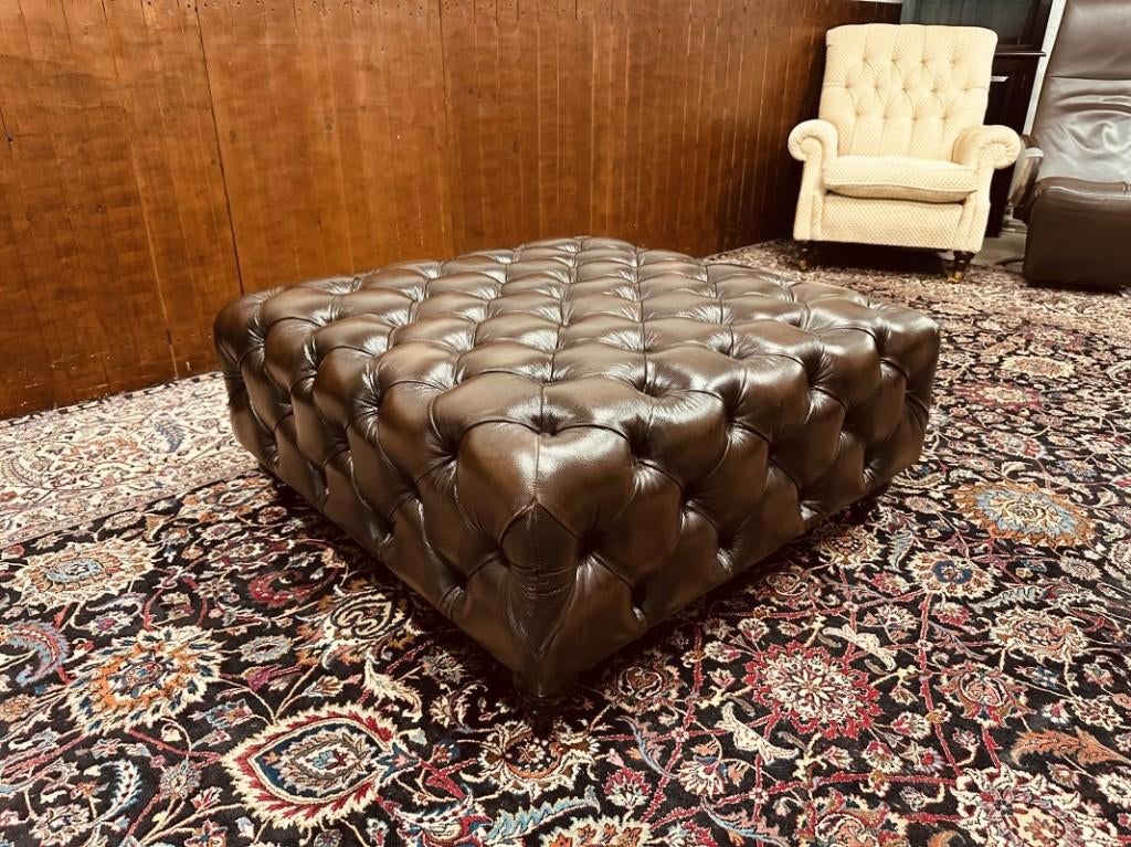 Grote Bruine Chesterfield Hocker Voetenbank Poef, Ophalen