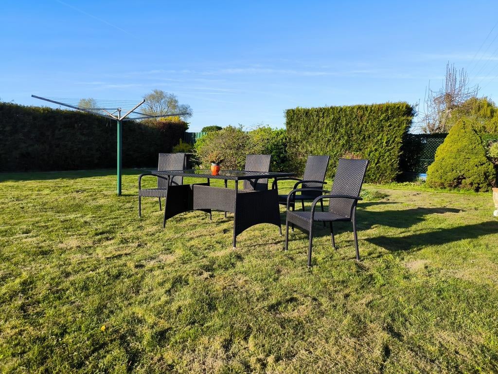 Tuinset absolute nieuwstaat!, Ophalen, 4 zitplaatsen, Kunststof, Eettafel