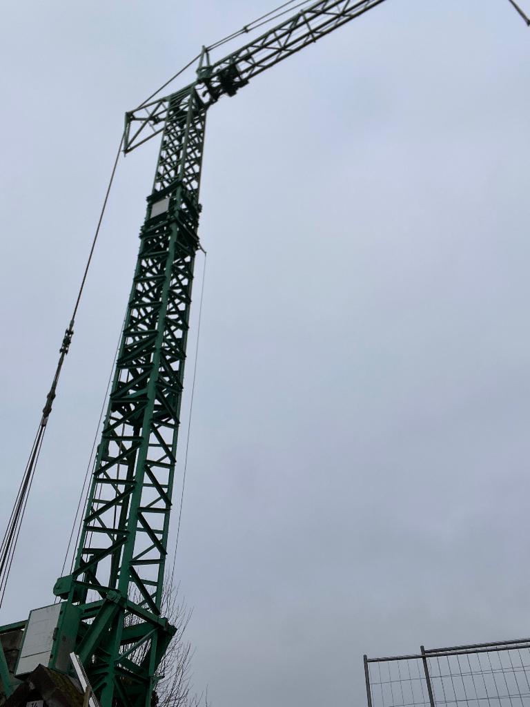 bouwkraan te huur T33A 1200euro, Zakelijke goederen, Machines en Bouw | Kranen en Graafmachines, Ophalen, Kraan