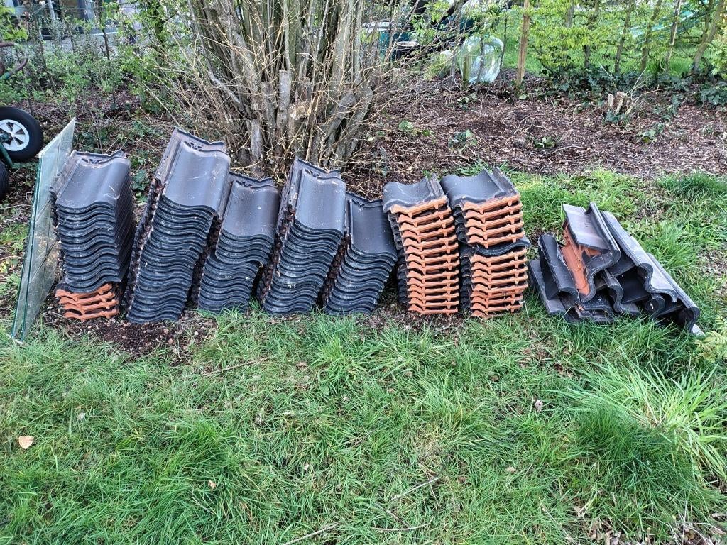 dakpannen Wienerberger Creaton anthraciet zwart, Bricolage & Construction, Tuiles & Revêtements de toit, Tuiles, Pierre ou Argile