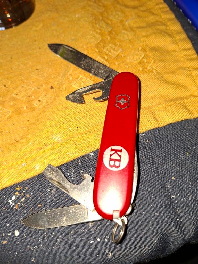 Zwitsers zakmes, Caravans en Kamperen, Kampeergereedschap, Ophalen of Verzenden, Zo goed als nieuw