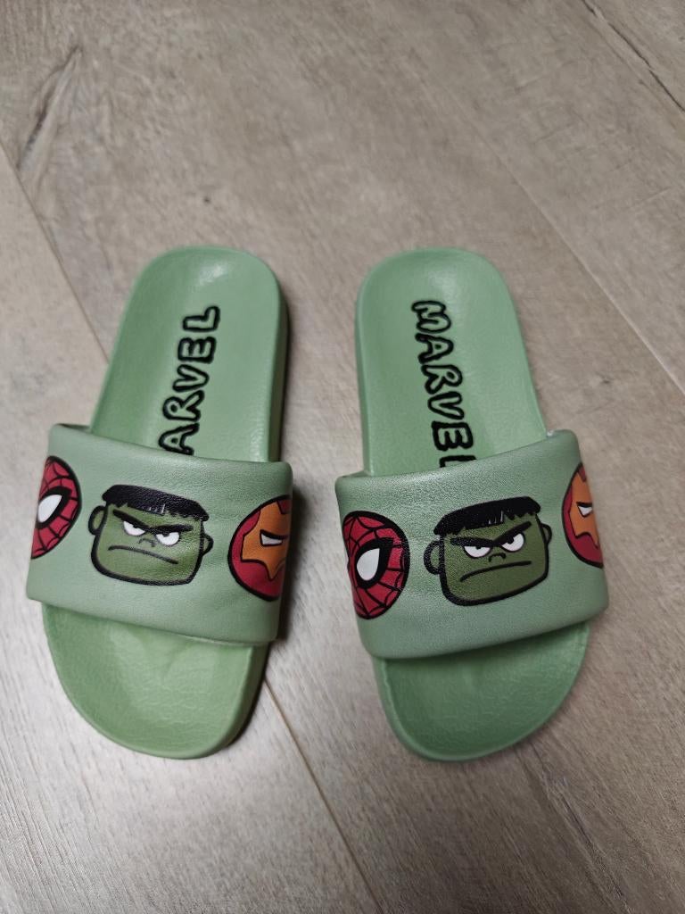 slippers Marvel maat 28/29, Ophalen, Gebruikt, Jongen of Meisje, Overige typen